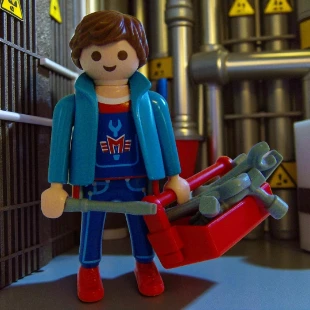 Cover Playmobil Series 15 Trabajador de Mantenimiento 70025